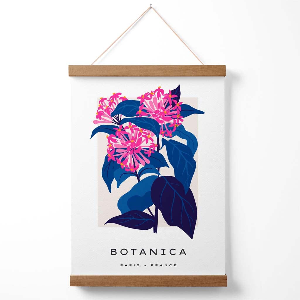Galleriplakat med et blått og rosa kornblomstmarked, inkludert oppheng.