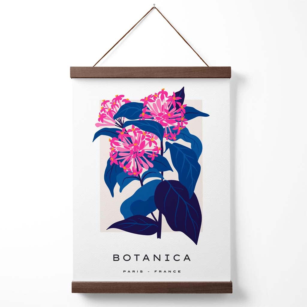 Galleriplakat med et blått og rosa kornblomstmarked, inkludert oppheng.