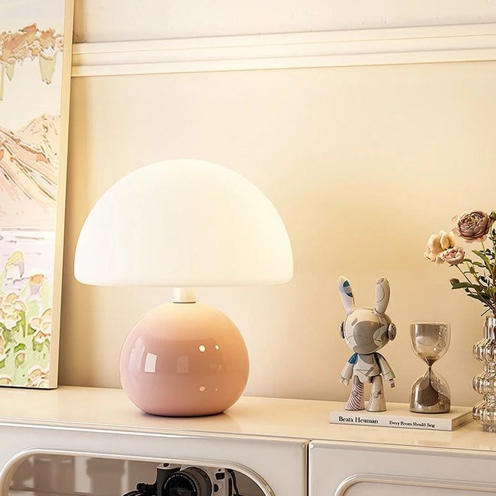 Moderne nattbordlampe med glasskjerm, designer LED bordlampe for soverommet | Skanto