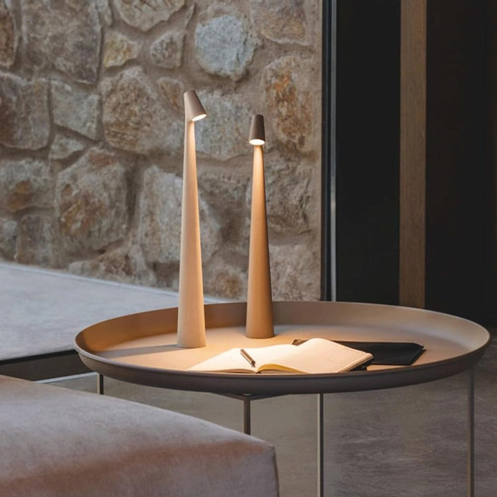 Skanto | Bordlampe Moderne Rød Metall LED Lys