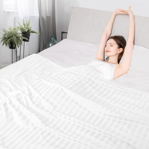 3.0 Kjølingstoff Q-max > 0.5 Ultra-Soft Hvit Stripete Teppe av Hvit | Skanto