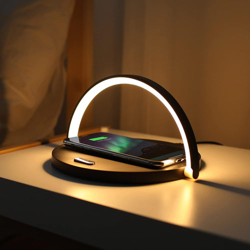Skanto | PowerHub – 3-i-1 Trådløs Lader, Telefonstativ & LED Skrivebordslampe