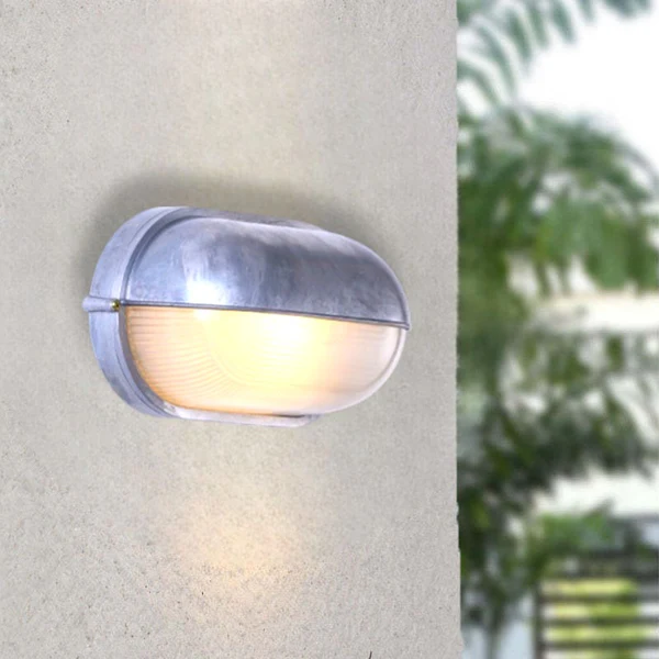 Elegant vanntett utendørs vegglampe | Skanto