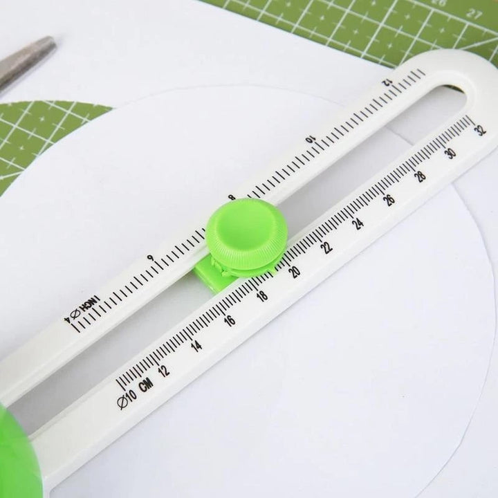Skanto | Enkel Plast Rund Cuttermesser Modell