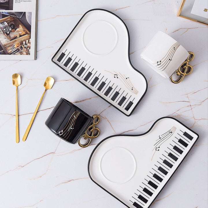 Skanto | Pianissimo smak – elegant kopp og brett sett for musikkelskere