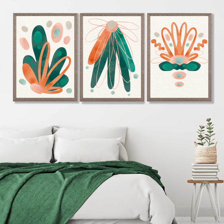 Abstrakt grønt og oransje blomstermønster, sett med 3 kunsttrykk