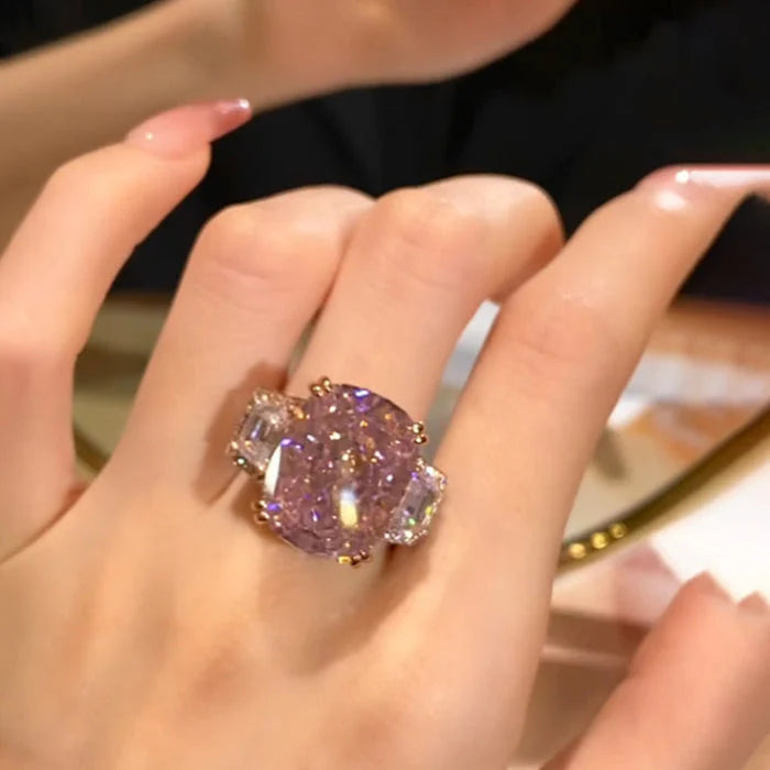 Skanto | Tre Steins Brilliant Cut Rosa Ring