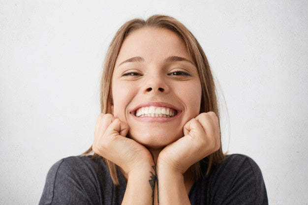 Kosmetiske Tann Toppers SmileShape – Gjenbrukbar, Fleksibel og Naturlig Hvit | Skanto