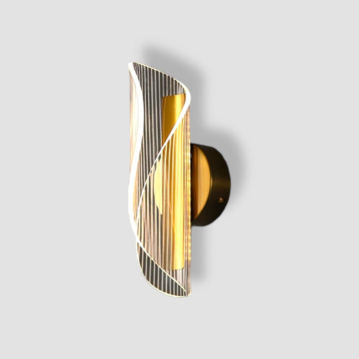 Skanto | CrystalAura – Funklende Krystall Vegglampe for Glamourøs Touch