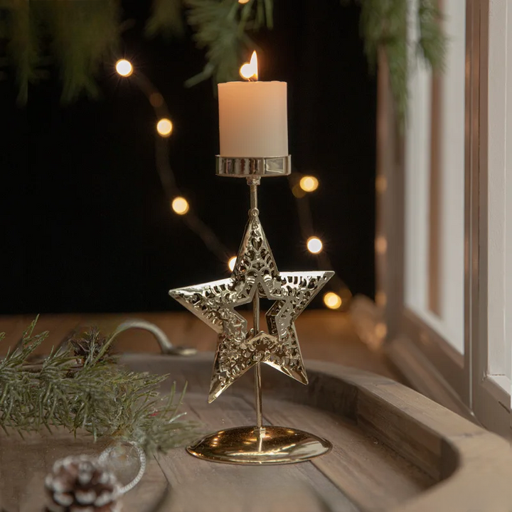 Julelysestaker - Stjerne- og juletredesign for festlig dekorasjon | Skanto
