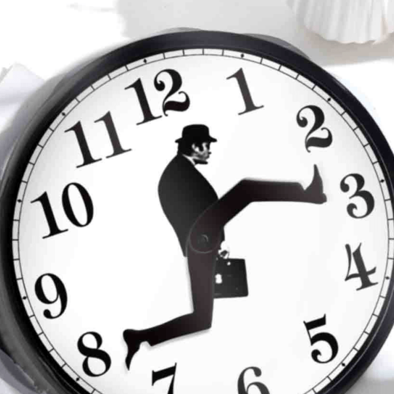 Skanto | Ministry of Stupid Walks Clock