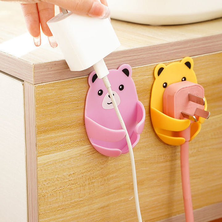 Starker Cartoon Bear Hook | Skanto