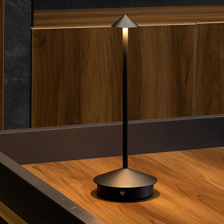 Skanto | Pina Pro - Stilig Dimbar USB Bordlampe