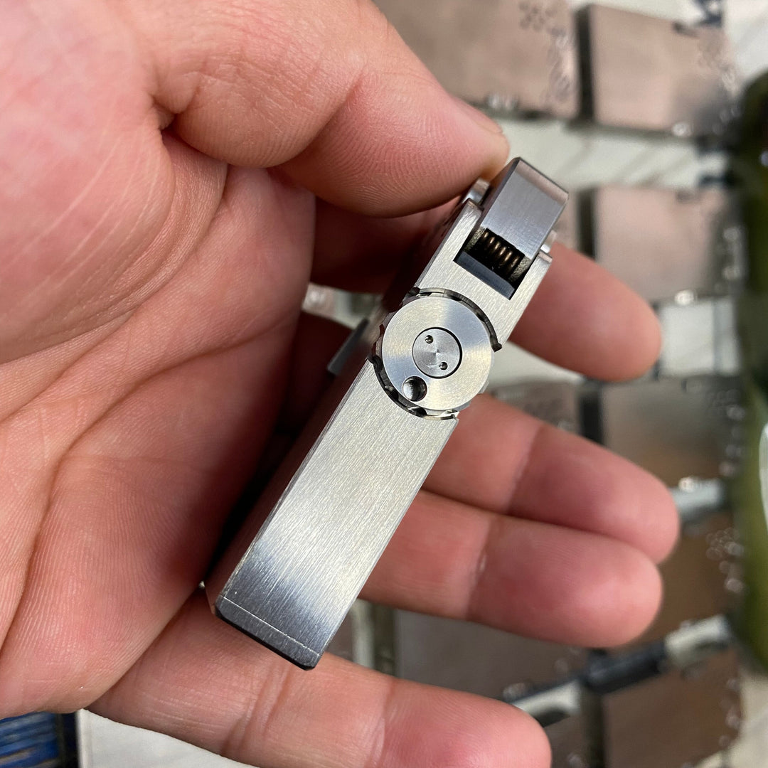 Skanto | Håndlaget Mekanisk Titan Automatisk Lighter
