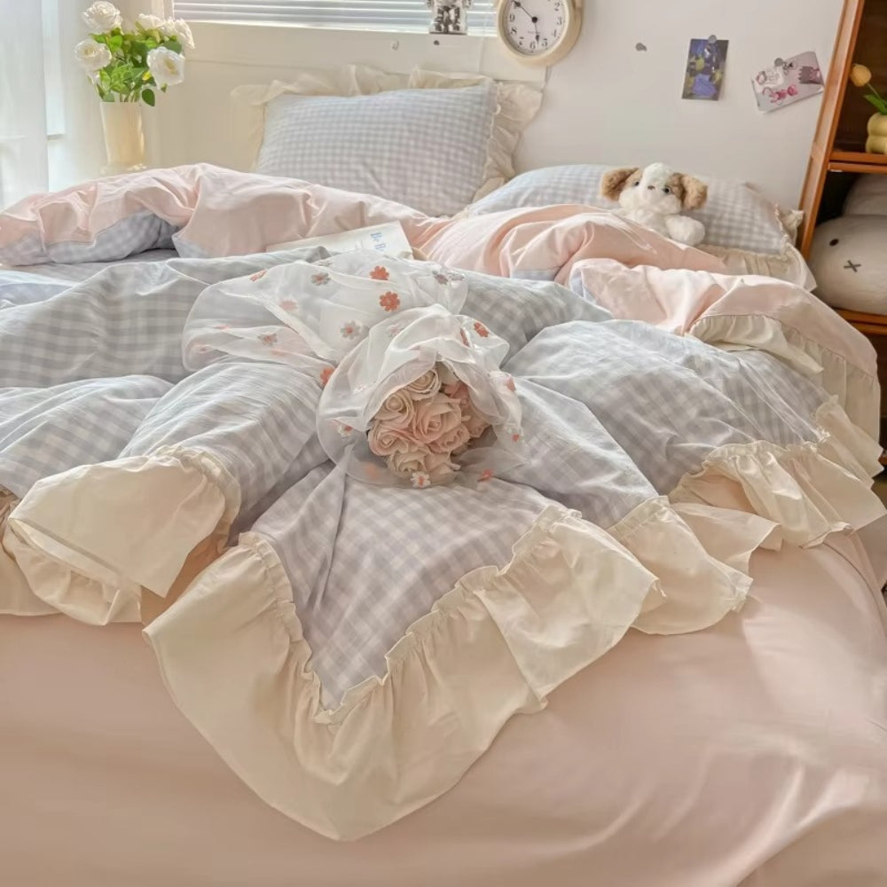 Skanto | Gingham Check Ruffled Edges Sengetøys Sett