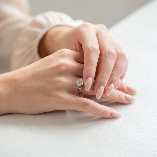 Skanto | CalmRing Nua - Stylish Ring for Stress and Anxiety
