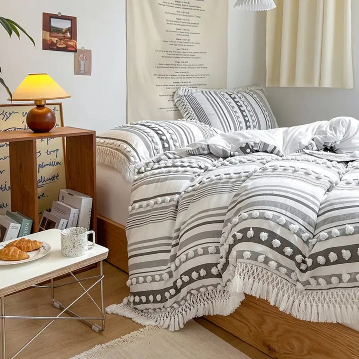 Skanto | Myk Stripe og Frynse Duvet Sett | 3stk