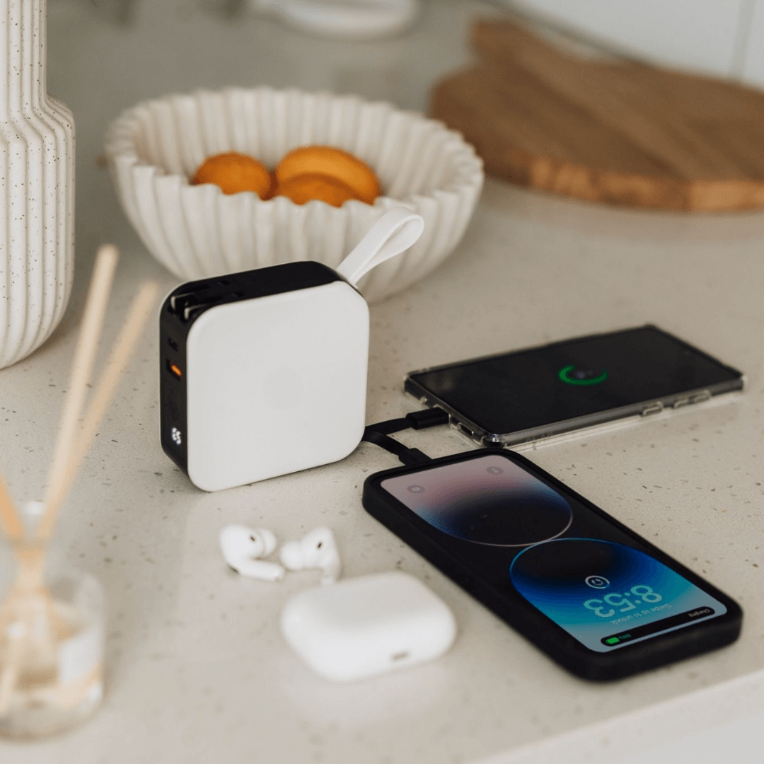 PowerGo Pro – Trådløs Hurtiglading Power Bank | Skanto