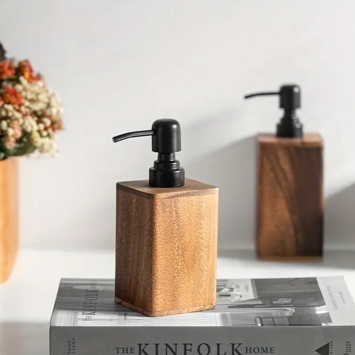 Skanto | Valnøtt Aura Lotion & Såpe Dispenser