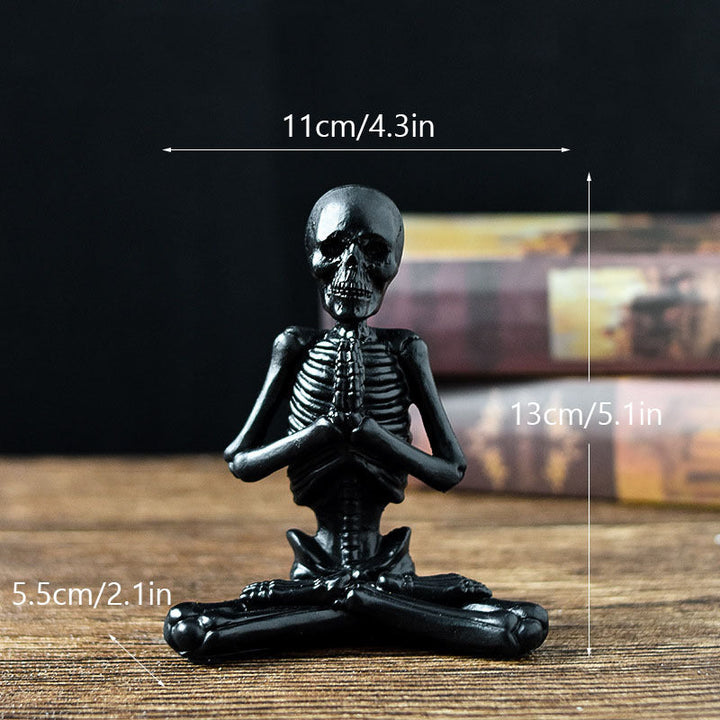 Skanto | Halloween Figurfigur – Harpiks Ornament i Vintage Hvit eller Svart