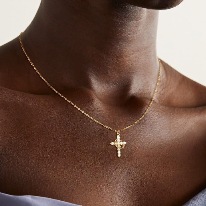 Skanto | Elegant 18K Gull Kubisk Zirkonia Kors Kjede