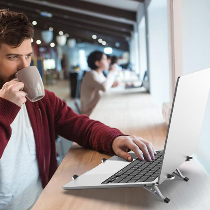 Skanto | Justerbart Laptop Stativ – Sammenleggbar Kjølevifte for kontor og reise – Orvane
