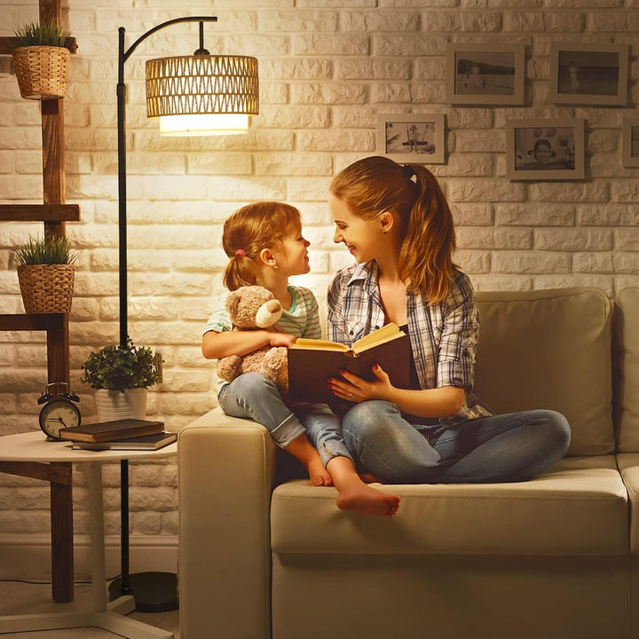 Skanto | Arc Gulvlampe med Fjernkontroll og Doble Skjermene – Norvella