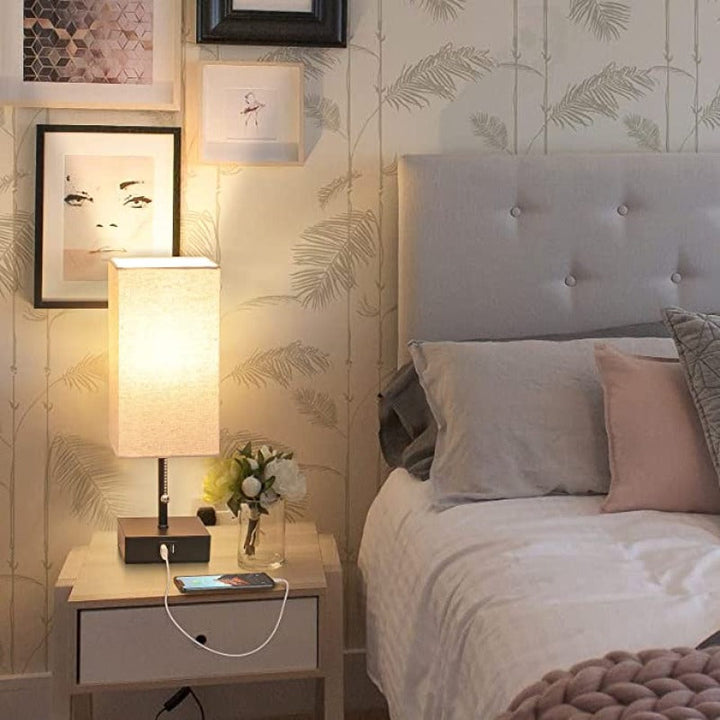 LumiCharge – Moderne Bordlampe med USB-ladeporter | Skanto
