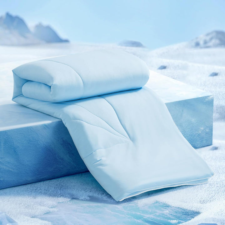 Ultra Soft Cloudy 3D Cooling Comforter  Extreme Q Max 0.5-Blå & Grå | Skanto
