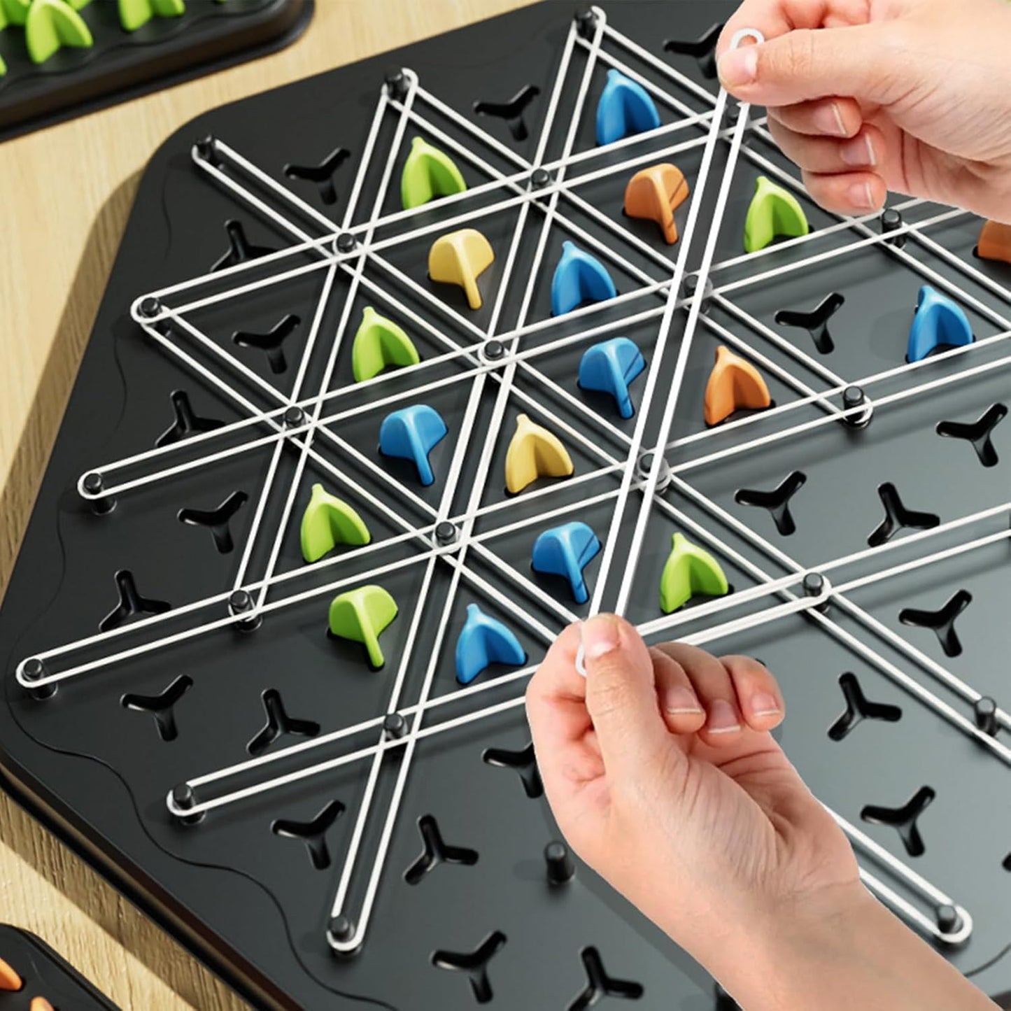 Norvo | GeoChain Puzzler | Slipp løs tankeevnen - Familie moro med geometrisk puslespillspill