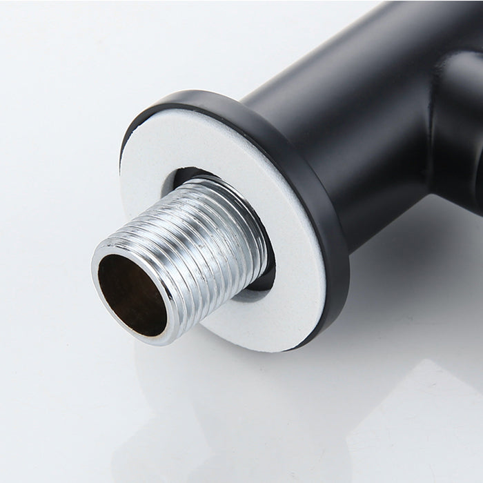 Mye brukt veggmontert baderomsservantkran, krysshåndtak, lavvinkelkran