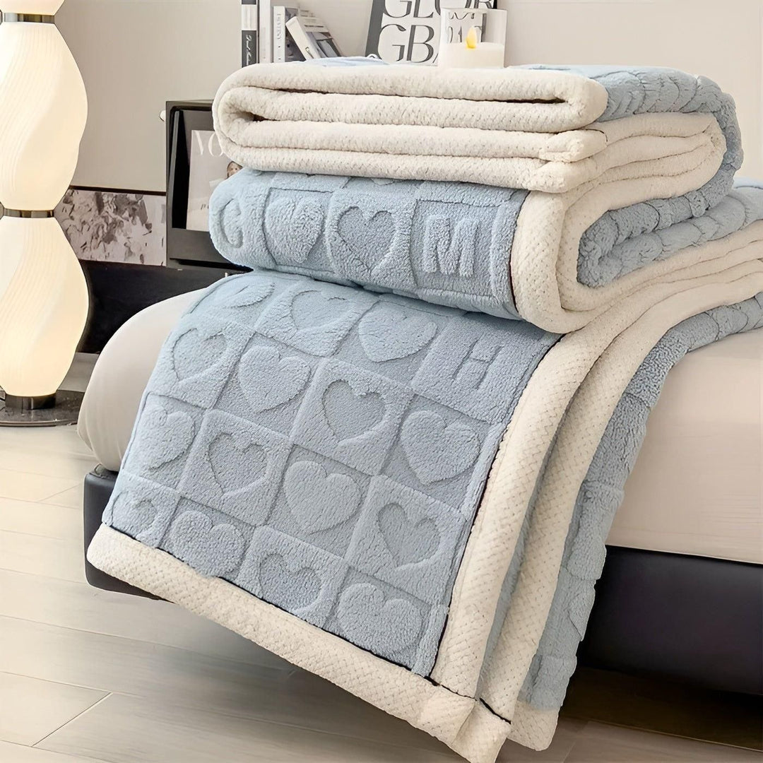 CoralDream Teppe - Varm Fleece Vinterteppe med Dobbeltsidig Hjerte- og Bokstavdesign | Skanto
