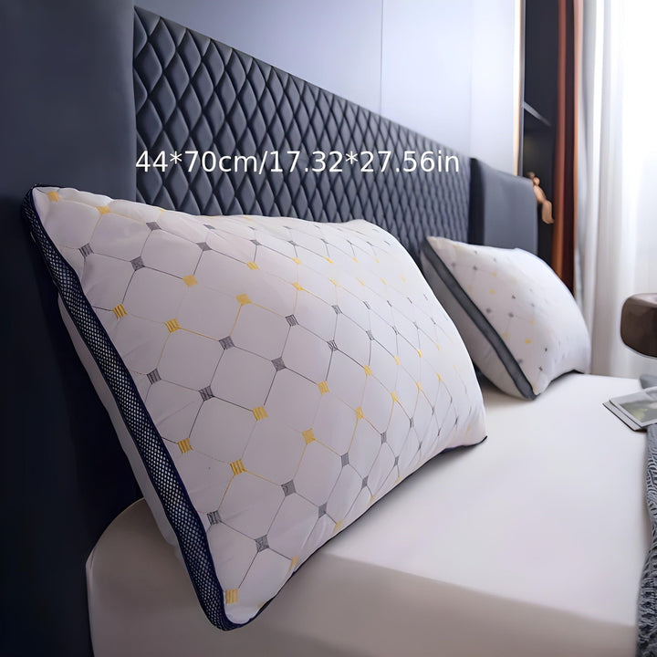 SkyDream Pillow – Brodert nakkestøttepute
