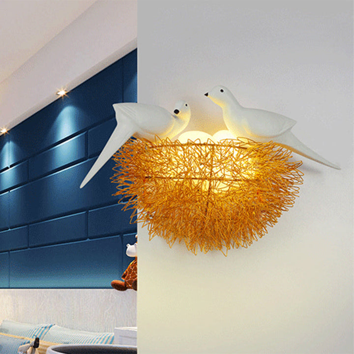 Gullfinish Fuglerede Innfelt Vegglampe Art Deco 3 Lys Metall LED Vegglampe med Hvit Fugledekor