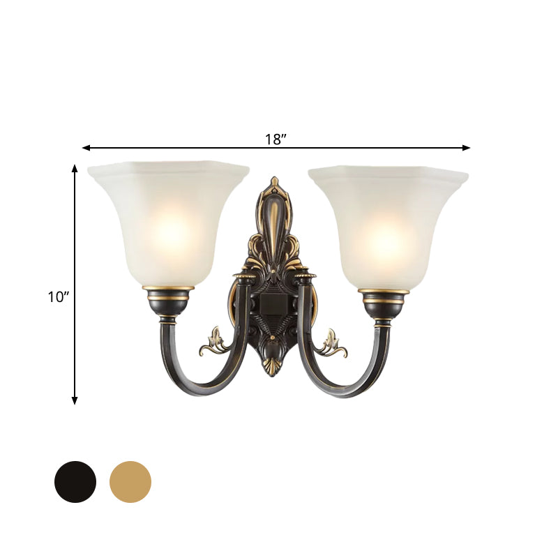 Bøyd arm korridor vegglampe tradisjonell metall 1/2-hode messing/svart og gull vegglys med bredet frostet glasskjerm | Skanto