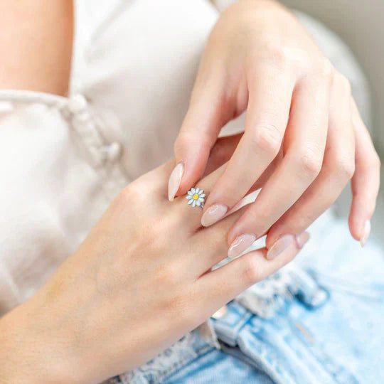Skanto | CalmRing Nua - Stylish Ring for Stress and Anxiety