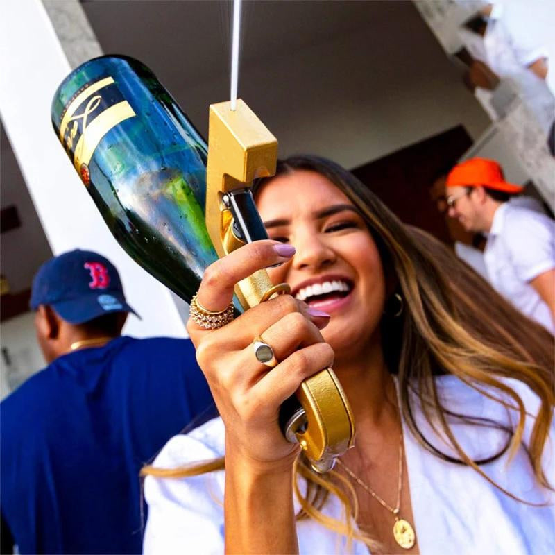 Skanto | Champagne Sprayer