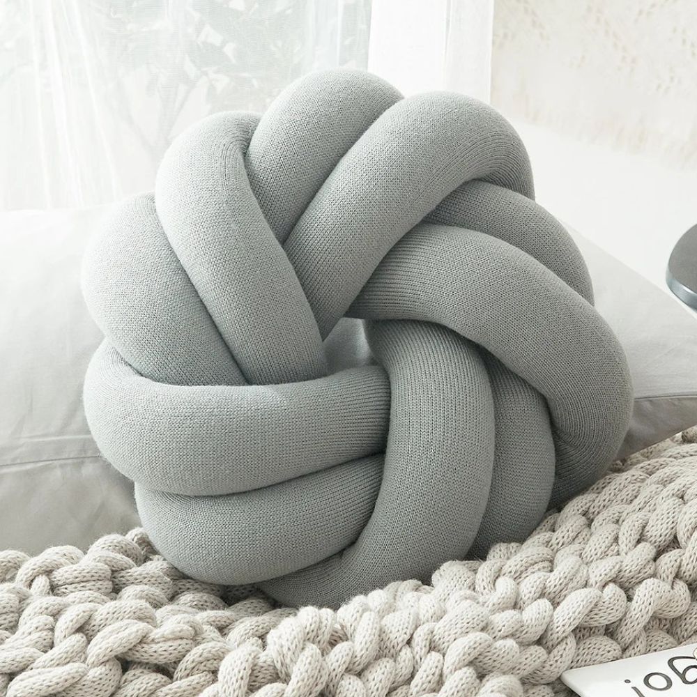 Skanto | Puffy Pretzel Cushion
