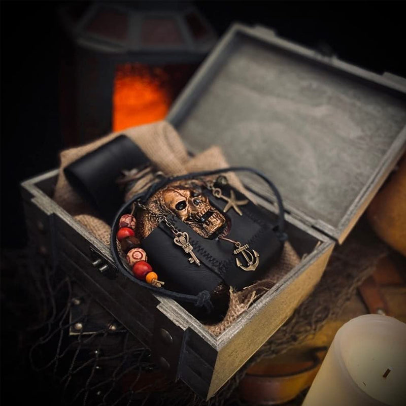Skull Pirate Rum Bottle laget av harpiks | Skanto