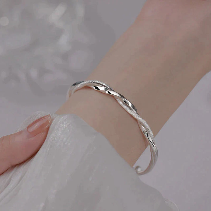 Elegant Vridde Sølv Armbånd Skanto
