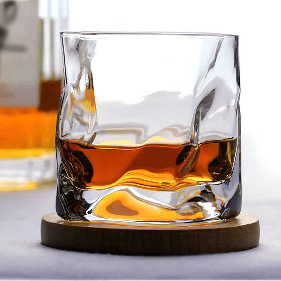 Whiskeyglass i Edo Kiriko stil – Håndskåret med unik krøll design | Skanto