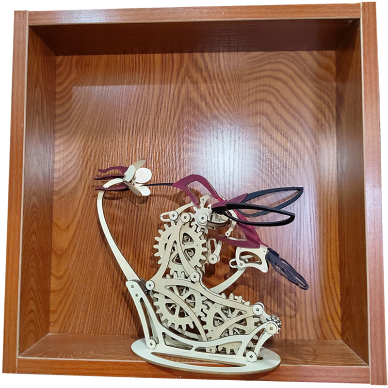 Treet kunstig kolibri skulptur Skanto