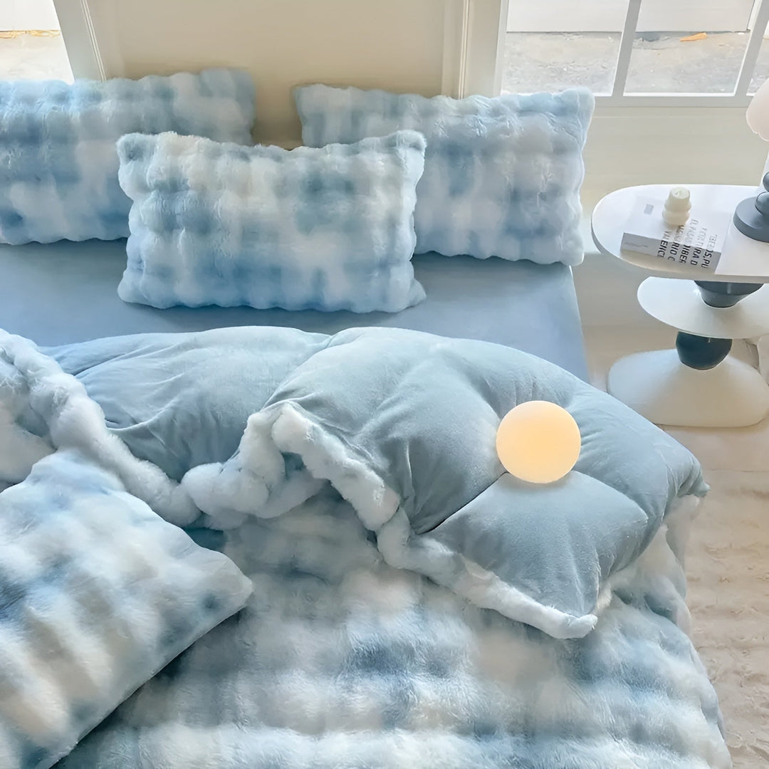 Koselig sengetøysett i plysj – varmt og mykt for høst og vinter | ReversiSkantoe-design laget av kaninpels og melkefløyel
