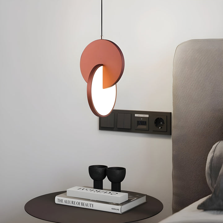 Moderne skandinaviske LED pendellampe med rundt ramme og varmt glød Skanto