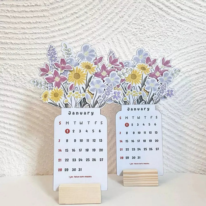 Skanto | 2025 Bloomy Flowers Skrivebords kalender Dekorativ & Funksjonell Planlegger
