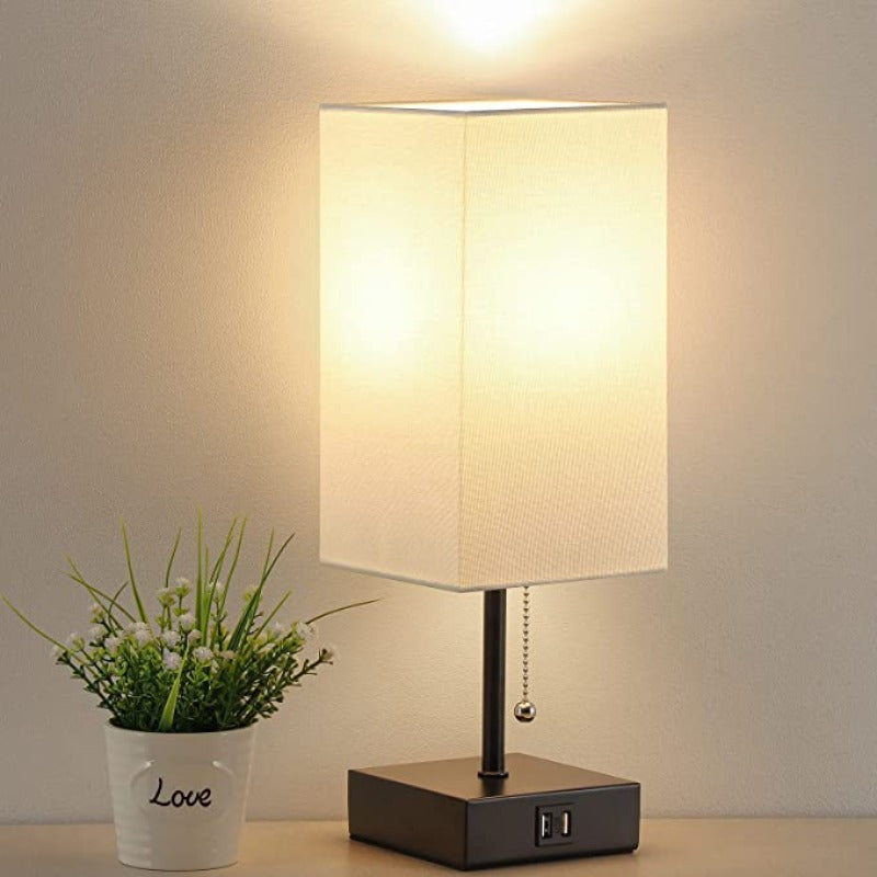 LumiCharge – Moderne Bordlampe med USB-ladeporter | Skanto