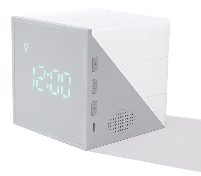 Skanto | Cube Vekkerklokke, med Fargerike Lys, Stemmestyrt Nattlampe, Timer, Temperaturvisning og Lang Batterilevetid, for Hjem & Kontor