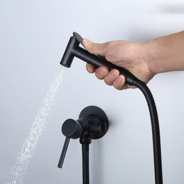 Skanto | Always Clean Veggmontert Bidet Spray Vannkran Sett