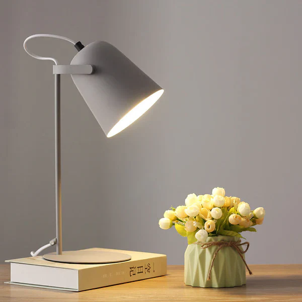 Skanto | Nordic Macaron Farge Kreativ Jernbøtte Design Lys Bordlampe