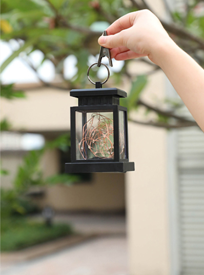 Skanto | Solar LED Lantern med Lyskabel og Hengestift – Vanntett Hagebelysning for Terrasse og Balkong